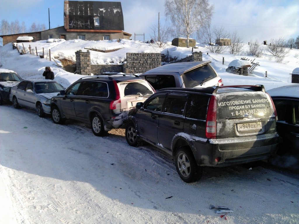 Шесть машин столкнулись в Новосибирске.jpg